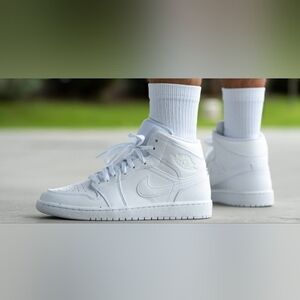 Nike Air Jordan 1 Mid Triple White Size 6.5 Youth